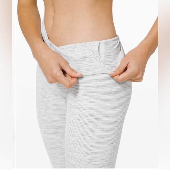 Align Crop 21”. Pristine Condition. We Are From Space Nimbus Battleship. Size 8 - Picture 2 of 12